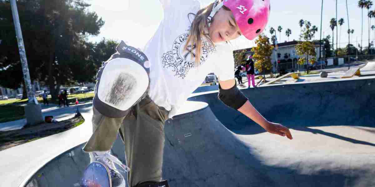How to Tighten a Skateboard